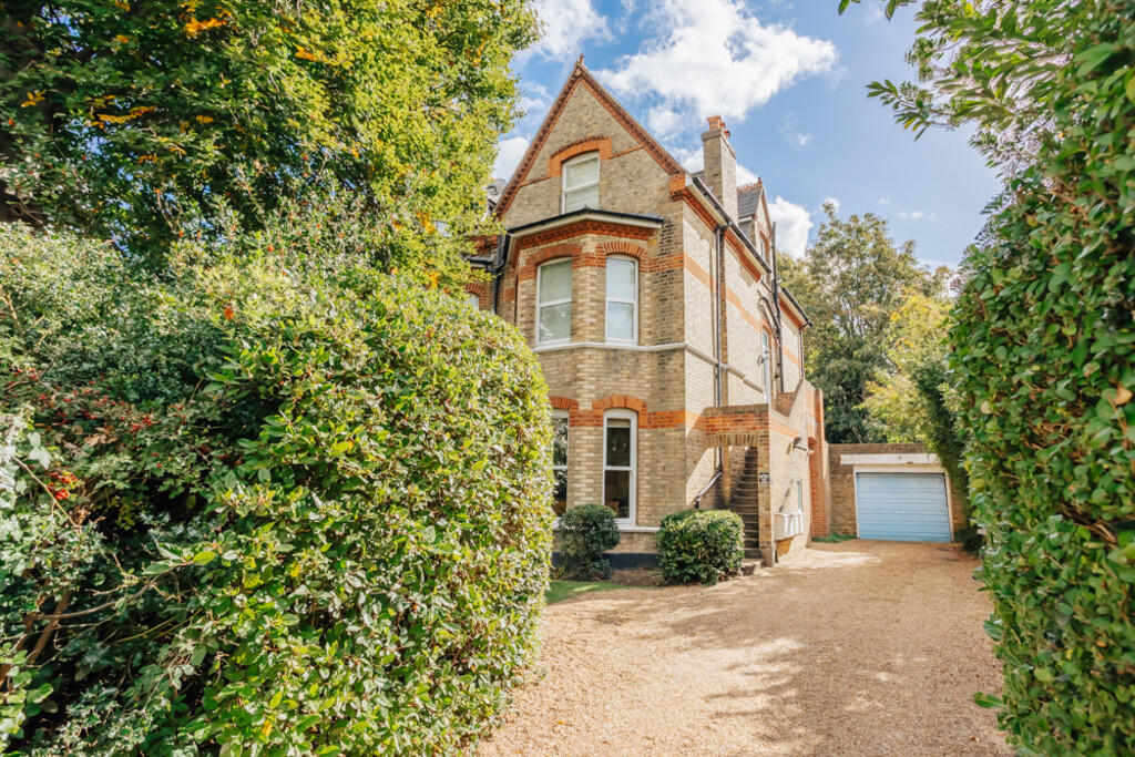 2 bed Apartment for rent in Surbiton. From Greenfield Estate Agents - Surbiton