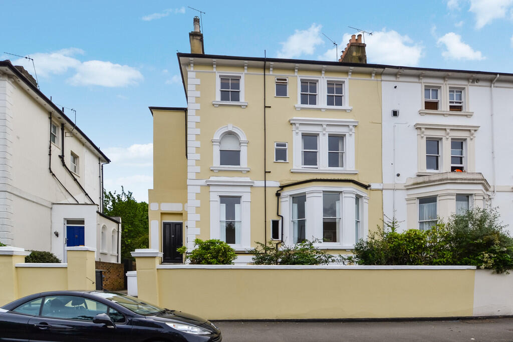 1 bed Apartment for rent in Kingston upon Thames. From Greenfield Estate Agents - Surbiton