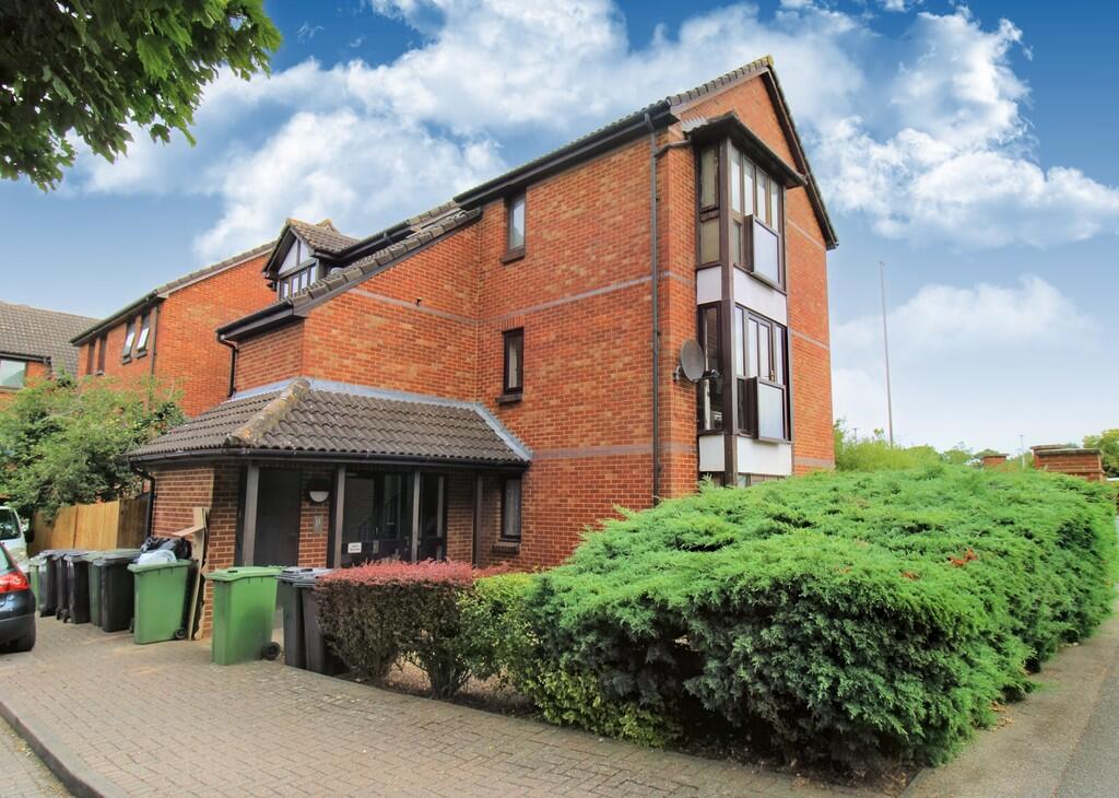 4 bed Studio for rent in Ewell. From Greenfield Estate Agents - Surbiton