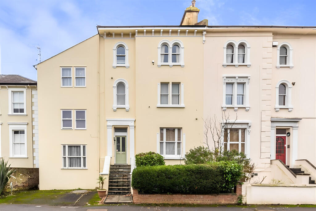 1 bed Apartment for rent in Surbiton. From Greenfield Estate Agents - Surbiton