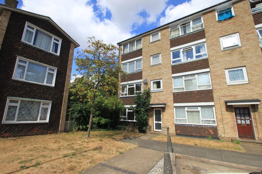 4 bed Apartment for rent in Kingston upon Thames. From Greenfield Estate Agents - Surbiton