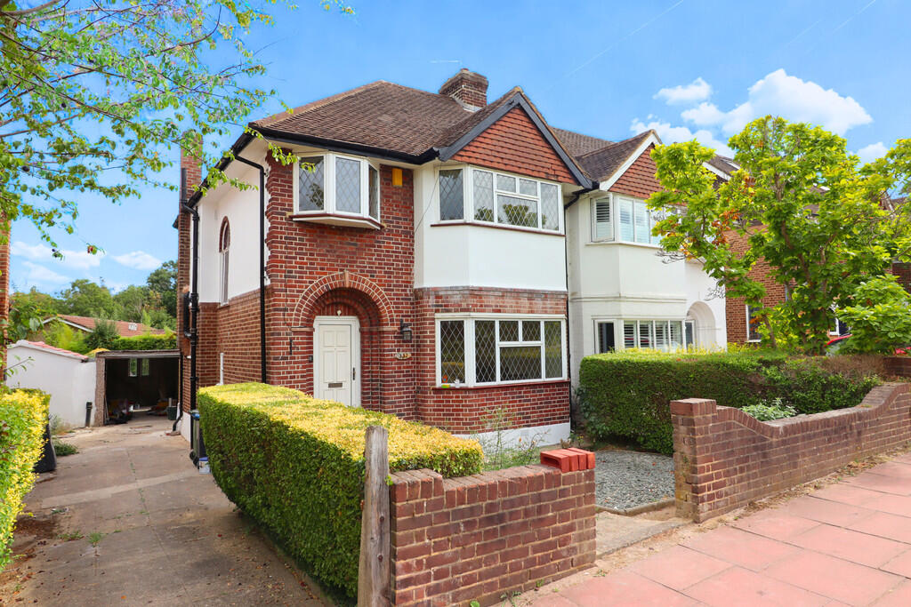 3 bed Semi Detached for rent in Surbiton. From Greenfield Estate Agents - Surbiton