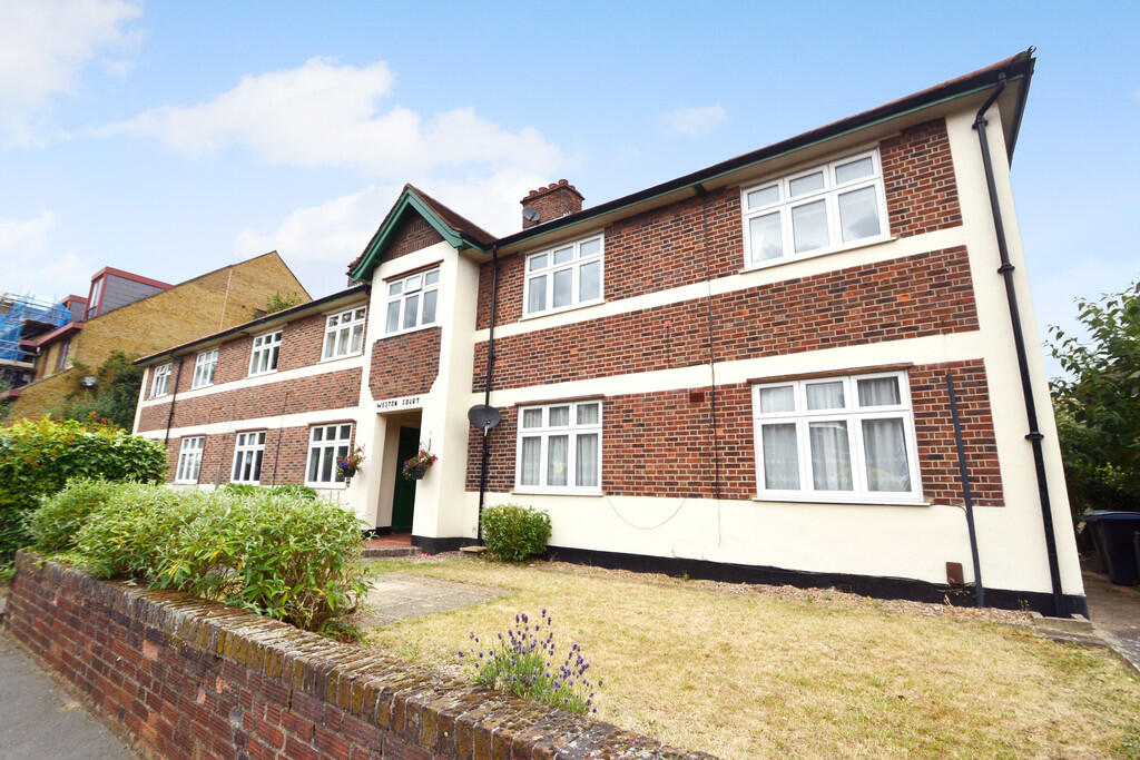 2 bed Apartment for rent in Kingston upon Thames. From Greenfield Estate Agents - Surbiton 2 bed Apartment for rent in Kingston upon Thames. From Greenfield Estate Agents - Surbiton