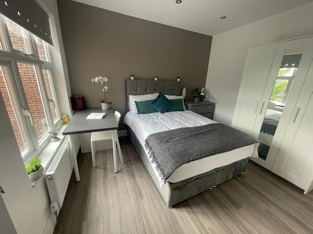 2 bed Apartment for rent in Surbiton. From Greenfield Estate Agents - Surbiton