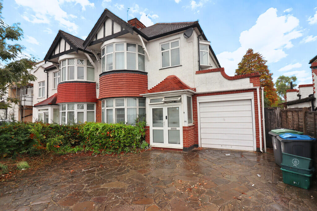 3 bed Semi Detached for rent in Surbiton. From Greenfield Estate Agents - Surbiton