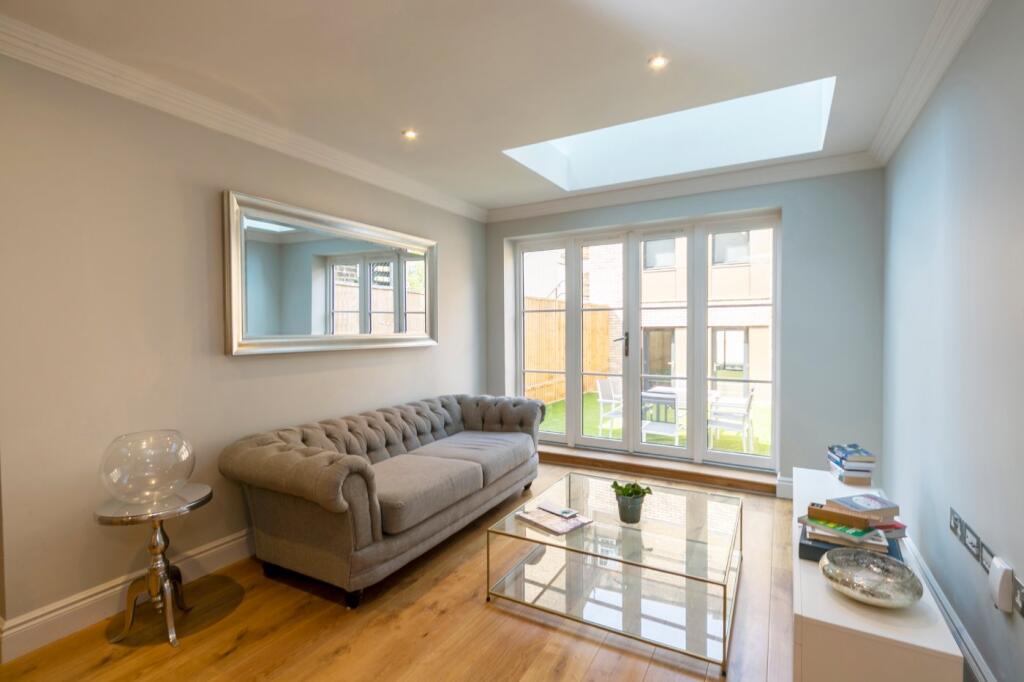 2 bed House (unspecified) for rent in Islington. From Winkworth - Highbury