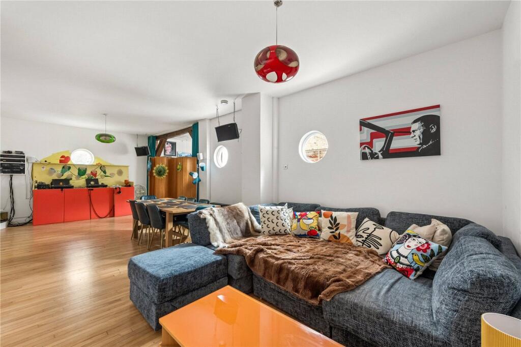 3 bed Detached for rent in London. From Winkworth - Highbury 3 bed Detached for rent in London. From Winkworth - Highbury