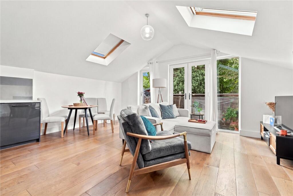 2 bed Apartment for rent in London. From Winkworth - Highbury
