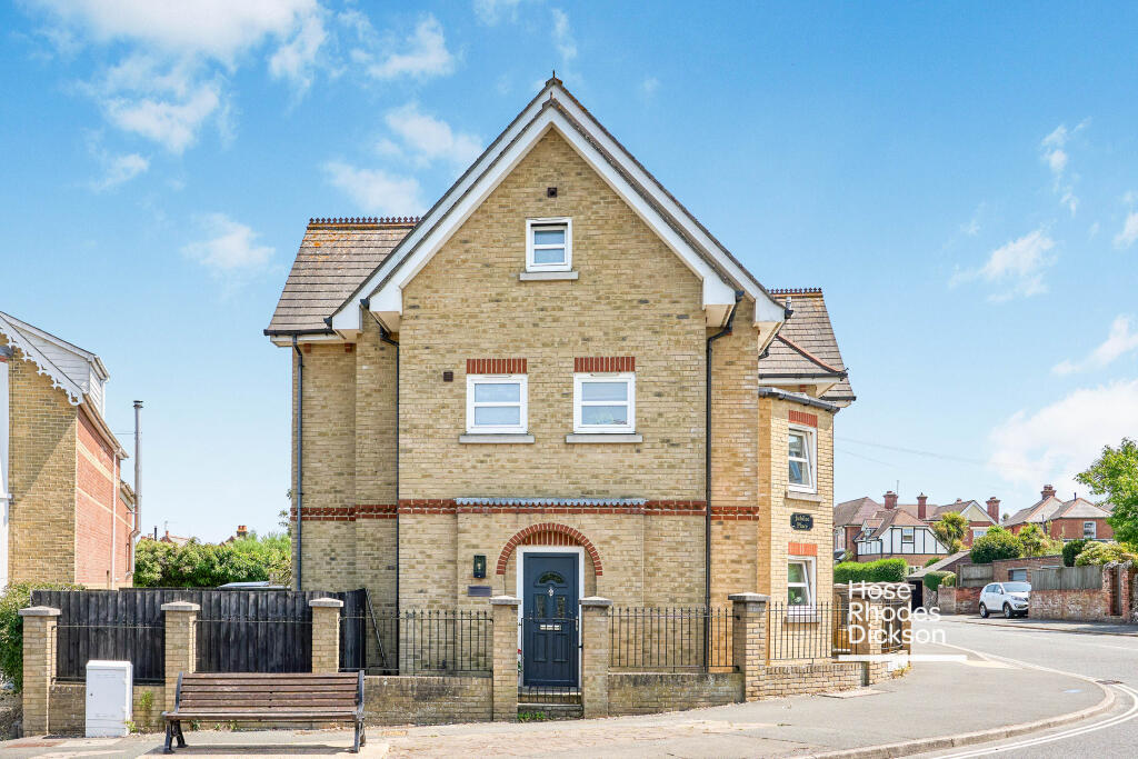3 bed Semi Detached for rent in Cowes. From Hose Rhodes Dickson - Cowes 3 bed Semi Detached for rent in Cowes. From Hose Rhodes Dickson - Cowes