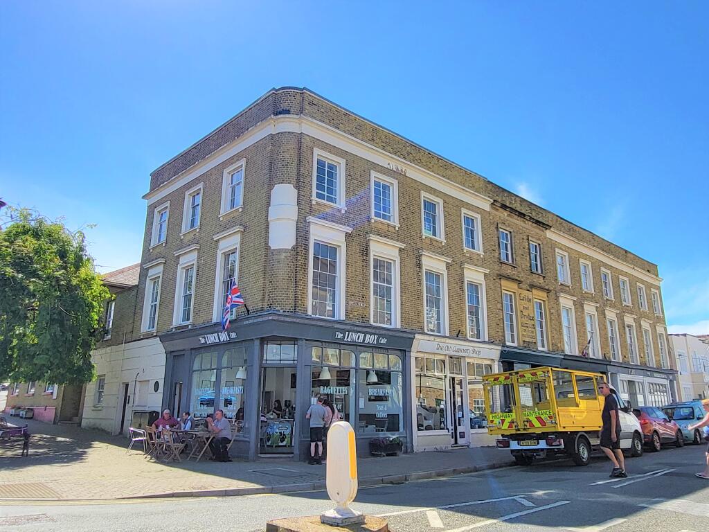 2 bed 1st Floor Flat for rent in East Cowes. From Hose Rhodes Dickson - Cowes