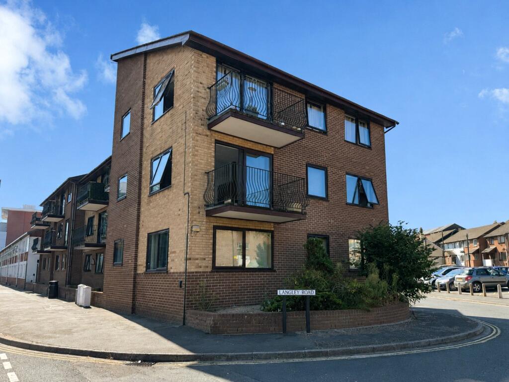 2 bed 1st Floor Flat for rent in Cowes. From Hose Rhodes Dickson - Cowes 2 bed 1st Floor Flat for rent in Cowes. From Hose Rhodes Dickson - Cowes