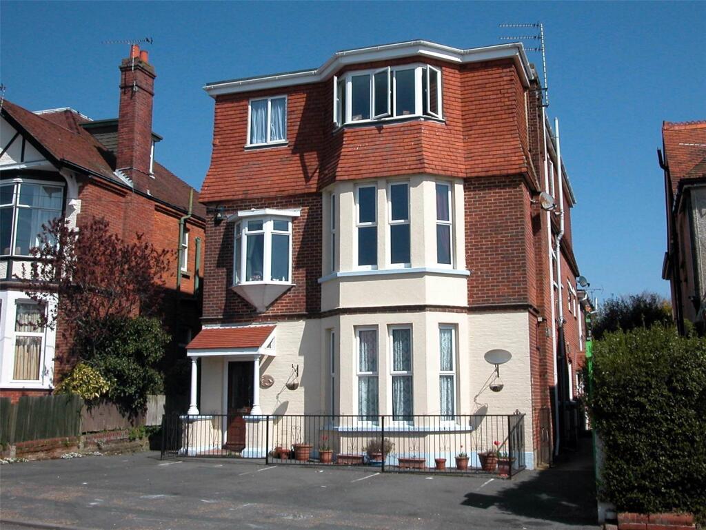 2 bed 1st Floor Flat for rent in Sandown. From Hose Rhodes Dickson - Shanklin 2 bed 1st Floor Flat for rent in Sandown. From Hose Rhodes Dickson - Shanklin