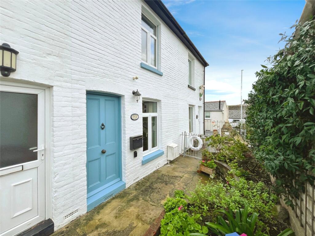 2 bed Mid Terraced House for rent in Ventnor. From Hose Rhodes Dickson - Shanklin