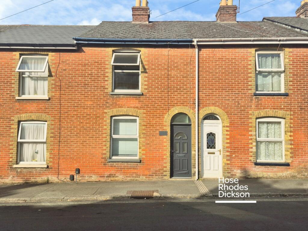 2 bed Mid Terraced House for rent in Newport. From Hose Rhodes Dickson - Shanklin 2 bed Mid Terraced House for rent in Newport. From Hose Rhodes Dickson - Shanklin