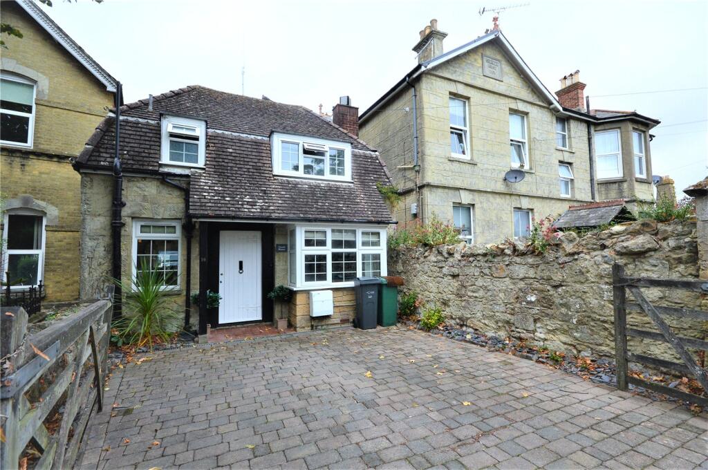 2 bed Mid Terraced House for rent in Shanklin. From Hose Rhodes Dickson - Shanklin 2 bed Mid Terraced House for rent in Shanklin. From Hose Rhodes Dickson - Shanklin
