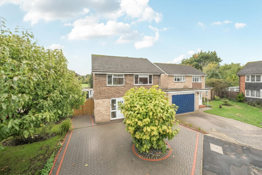 4 bed Detached for rent in Pangbourne. From Davis Tate - Pangbourne 4 bed Detached for rent in Pangbourne. From Davis Tate - Pangbourne