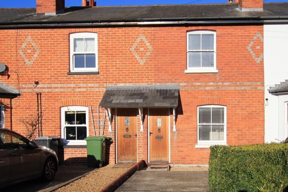 2 bed Mid Terraced House for rent in Pangbourne. From Davis Tate - Pangbourne