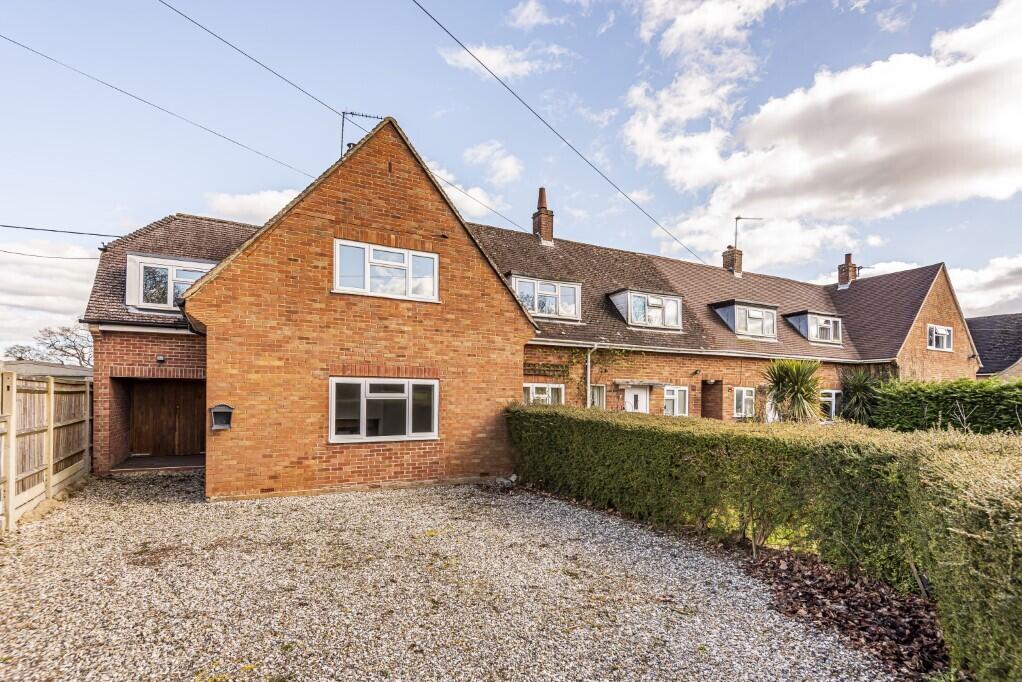 4 bed Semi Detached for rent in Ashampstead. From Davis Tate - Pangbourne 4 bed Semi Detached for rent in Ashampstead. From Davis Tate - Pangbourne