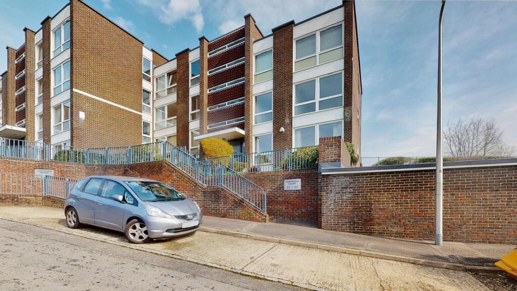 3 bed Apartment for rent in Pangbourne. From Davis Tate - Pangbourne
