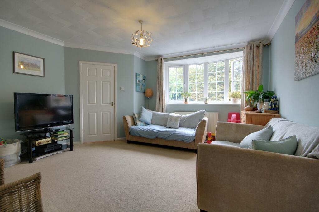 3 bed End of Terrace for rent in Shinfield. From Davis Tate - Reading