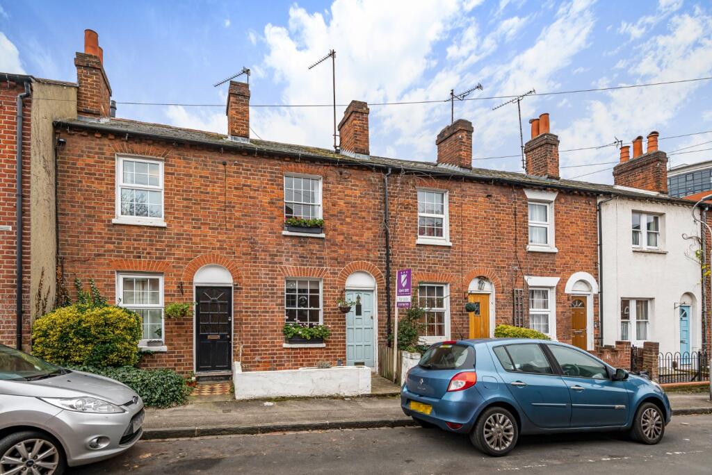 2 bed Mid Terraced House for rent in Reading. From Davis Tate - Reading