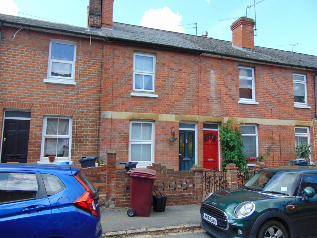 2 bed Mid Terraced House for rent in Reading. From Davis Tate - Reading