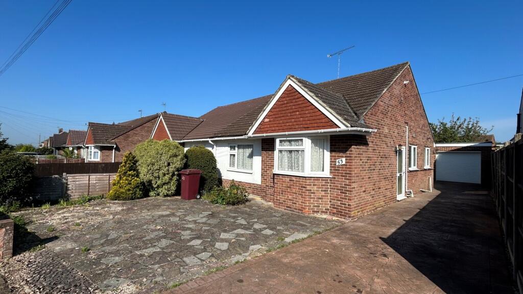 2 bed Bungalow for rent in Shinfield. From Davis Tate - Reading