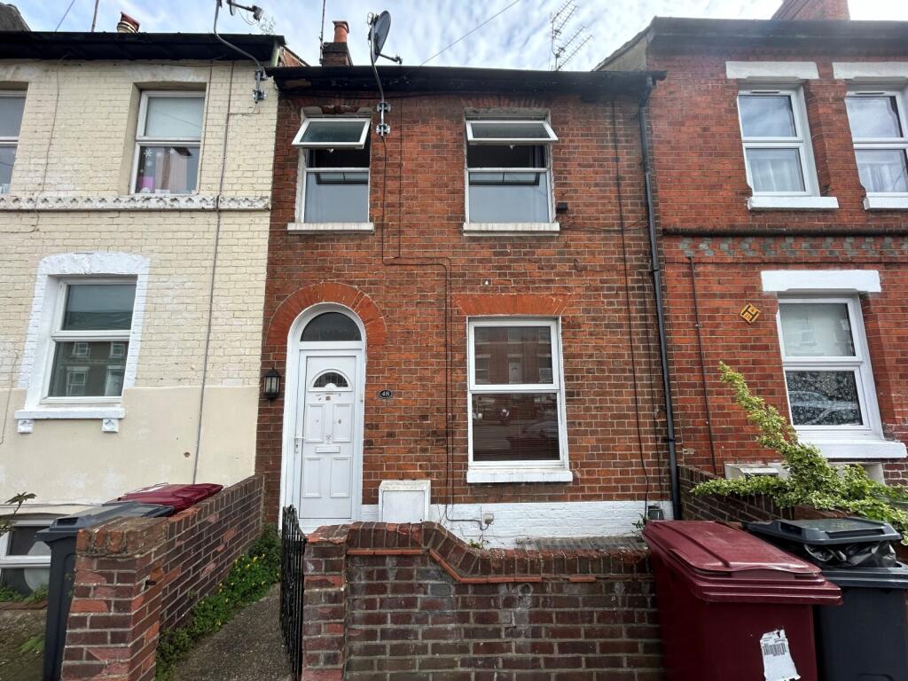 4 bed Mid Terraced House for rent in Reading. From Davis Tate - Reading