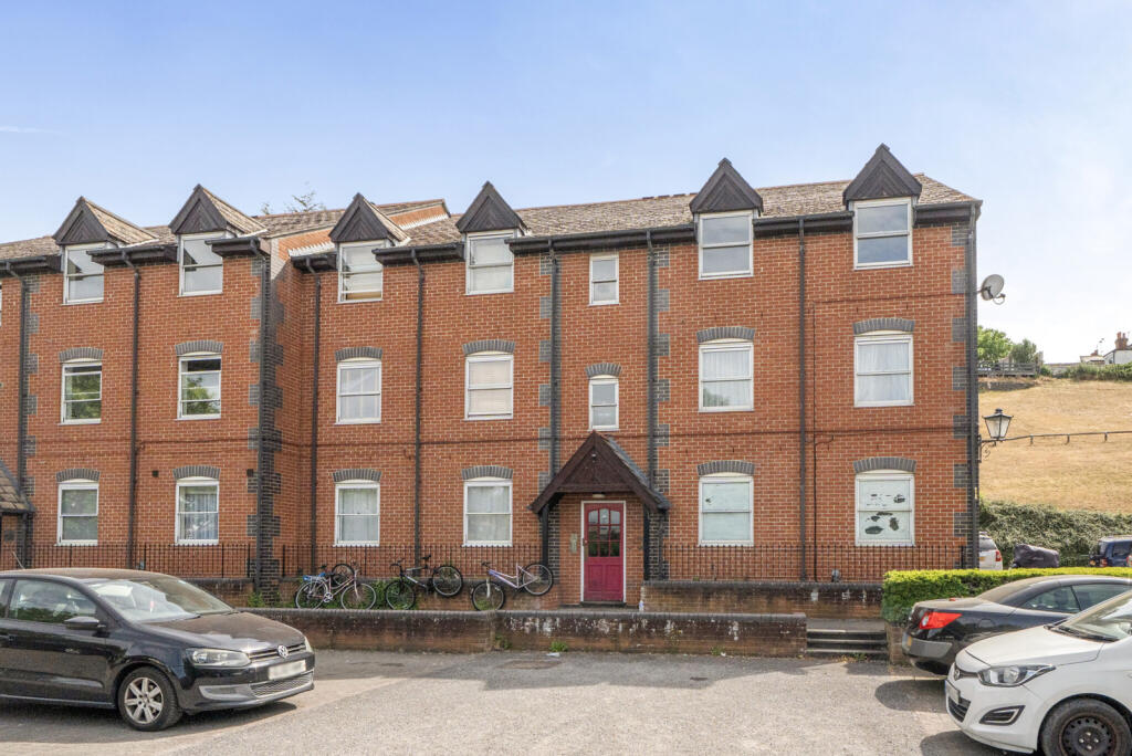 2 bed Apartment for rent in Shinfield. From Davis Tate - Reading