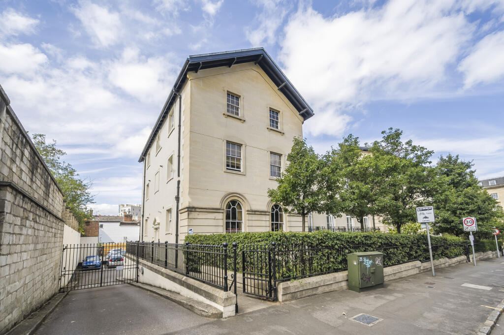 2 bed Apartment for rent in Reading. From Davis Tate - Reading