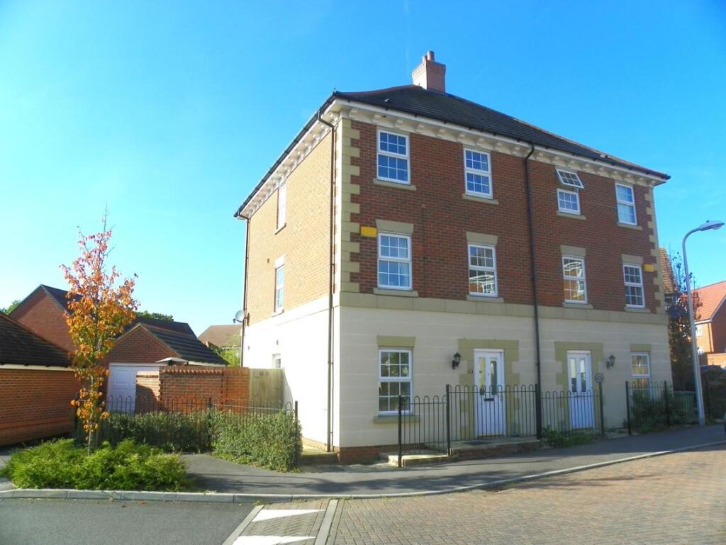 4 bed Semi Detached for rent in Shinfield. From Davis Tate - Reading 4 bed Semi Detached for rent in Shinfield. From Davis Tate - Reading