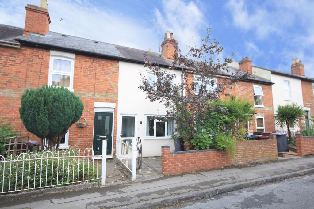 2 bed Mid Terraced House for rent in Reading. From Davis Tate - Reading
