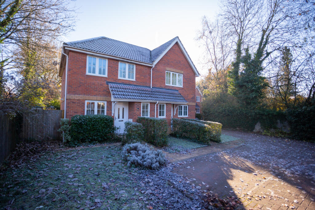 2 bed Semi Detached for rent in Sindlesham. From Davis Tate - Reading