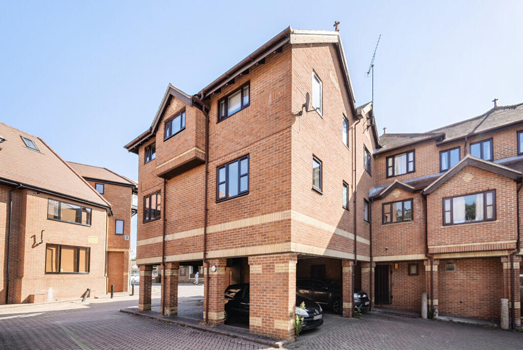 1 bed Apartment for rent in Twyford. From Davis Tate - Twyford 1 bed Apartment for rent in Twyford. From Davis Tate - Twyford