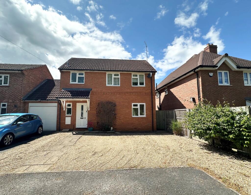2 bed Link detached for rent in Charvil. From Davis Tate - Twyford 2 bed Link detached for rent in Charvil. From Davis Tate - Twyford