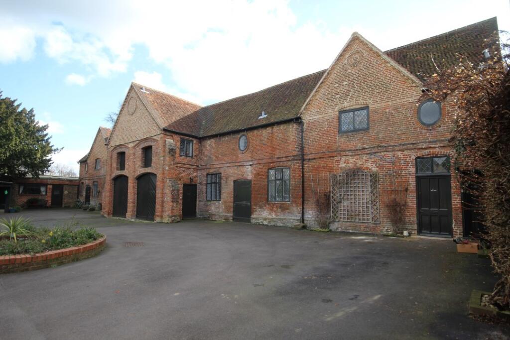 1 bed Apartment for rent in Hurst. From Davis Tate - Twyford