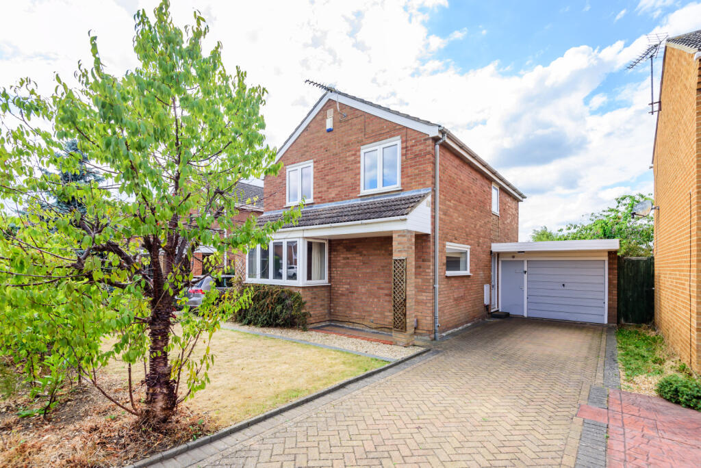 4 bed Detached for rent in Twyford. From Davis Tate - Twyford