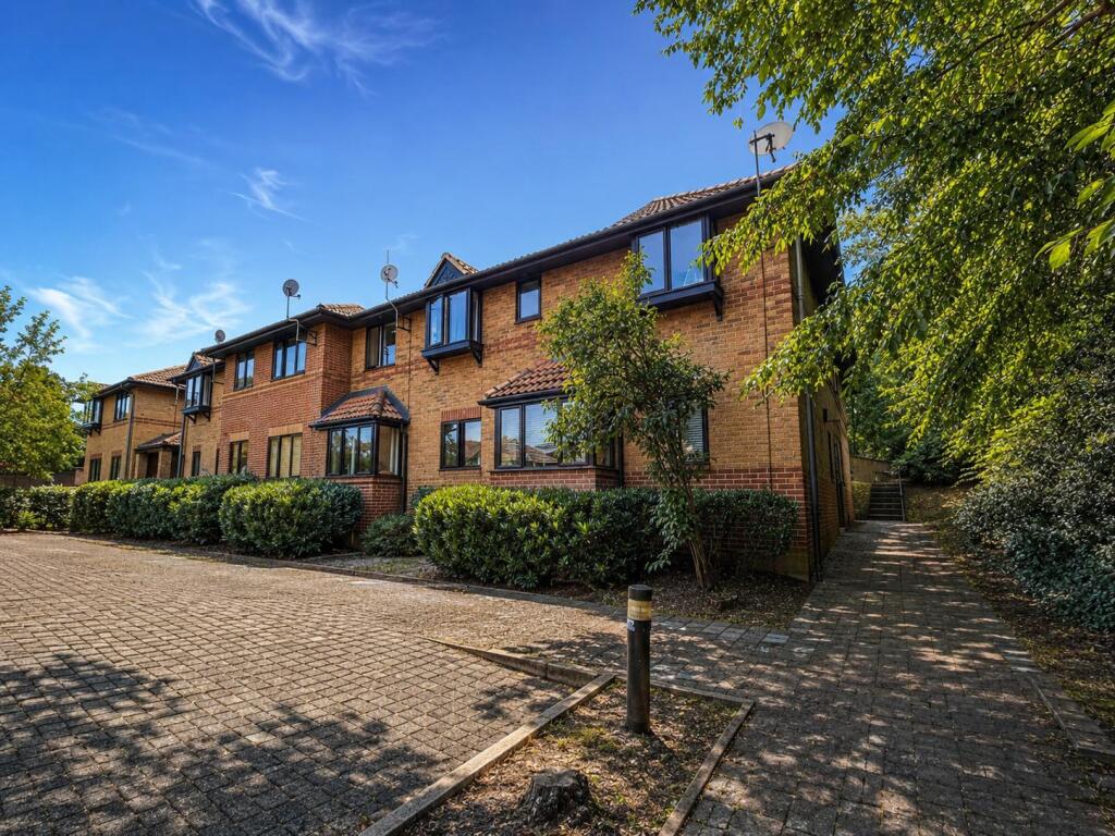 2 bed Apartment for rent in Twyford. From Davis Tate - Twyford 2 bed Apartment for rent in Twyford. From Davis Tate - Twyford
