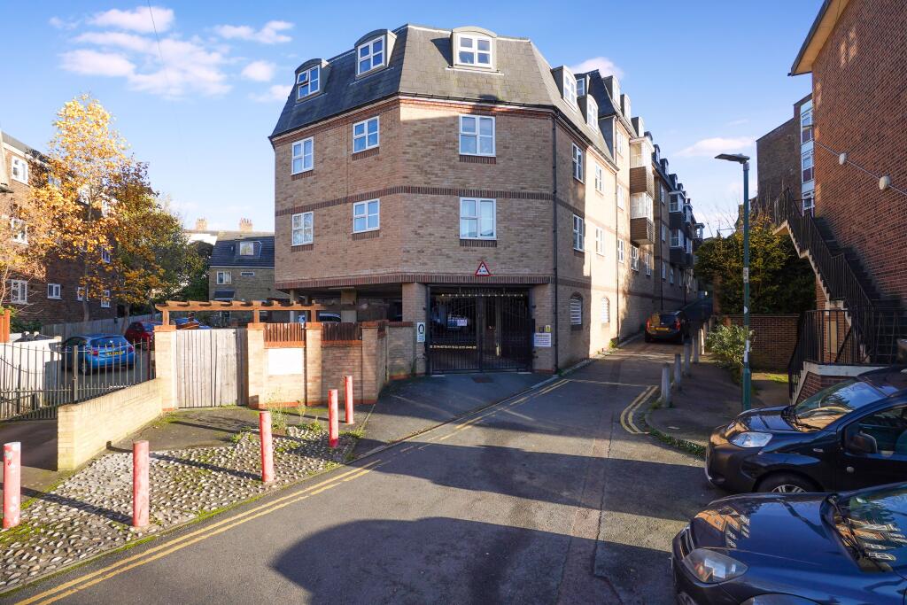 1 bed Apartment for rent in Rochester. From Red Door Homes - Rochester