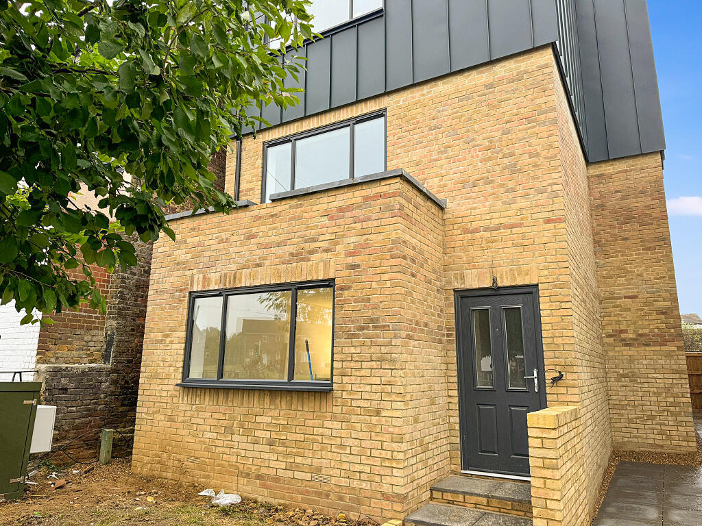 1 bed 1st Floor Flat for rent in Sittingbourne. From Red Door Homes - Rochester