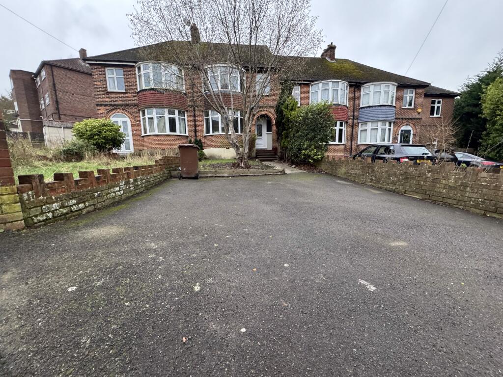 3 bed Mid Terraced House for rent in Rochester. From Red Door Homes - Rochester