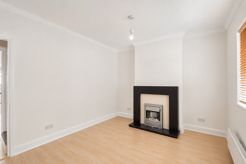 2 bed Mid Terraced House for rent in Lower Twydall. From Red Door Homes - Rochester