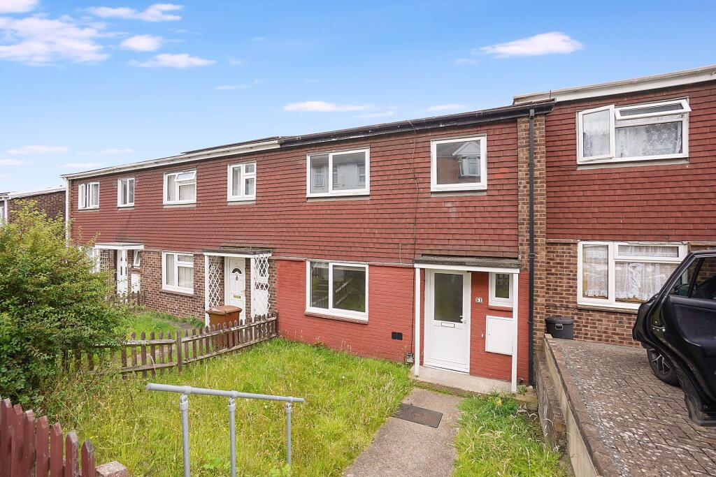 3 bed Mid Terraced House for rent in Chatham. From Red Door Homes - Rochester
