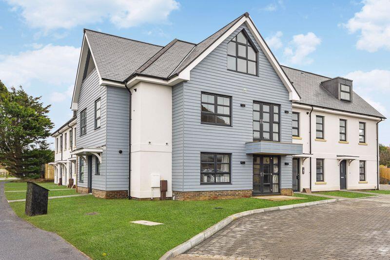 2 bed 1st Floor Flat for rent in East Wittering. From Southernbrook - Chichester