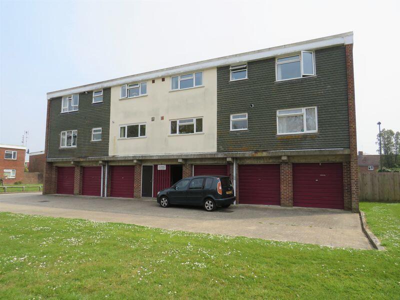 2 bed 1st Floor Flat for rent in Fishbourne. From Southernbrook - Chichester
