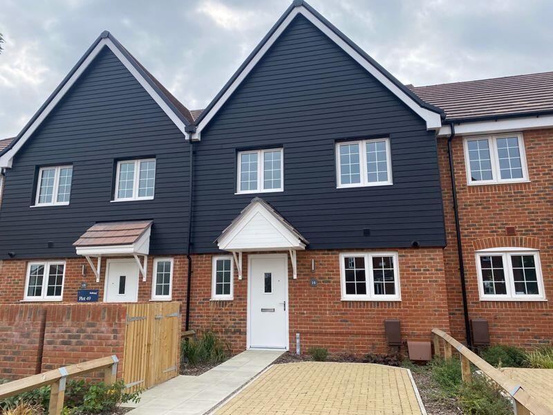 3 bed Mid Terraced House for rent in Chichester. From Southernbrook - Chichester