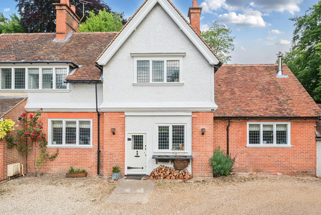 5 bed Semi Detached for rent in Streatley. From Davis Tate - Goring