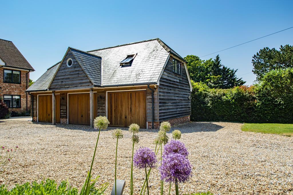 1 bed Apartment for rent in Goring. From Davis Tate - Goring