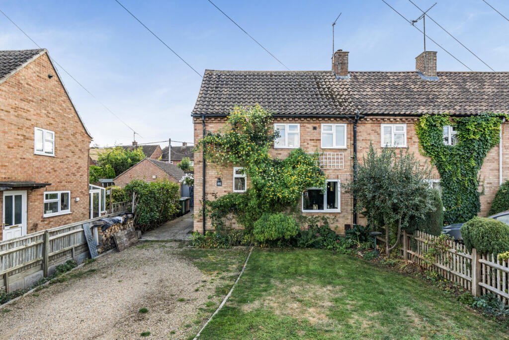 2 bed End of Terrace for rent in Goring. From Davis Tate - Goring 2 bed End of Terrace for rent in Goring. From Davis Tate - Goring