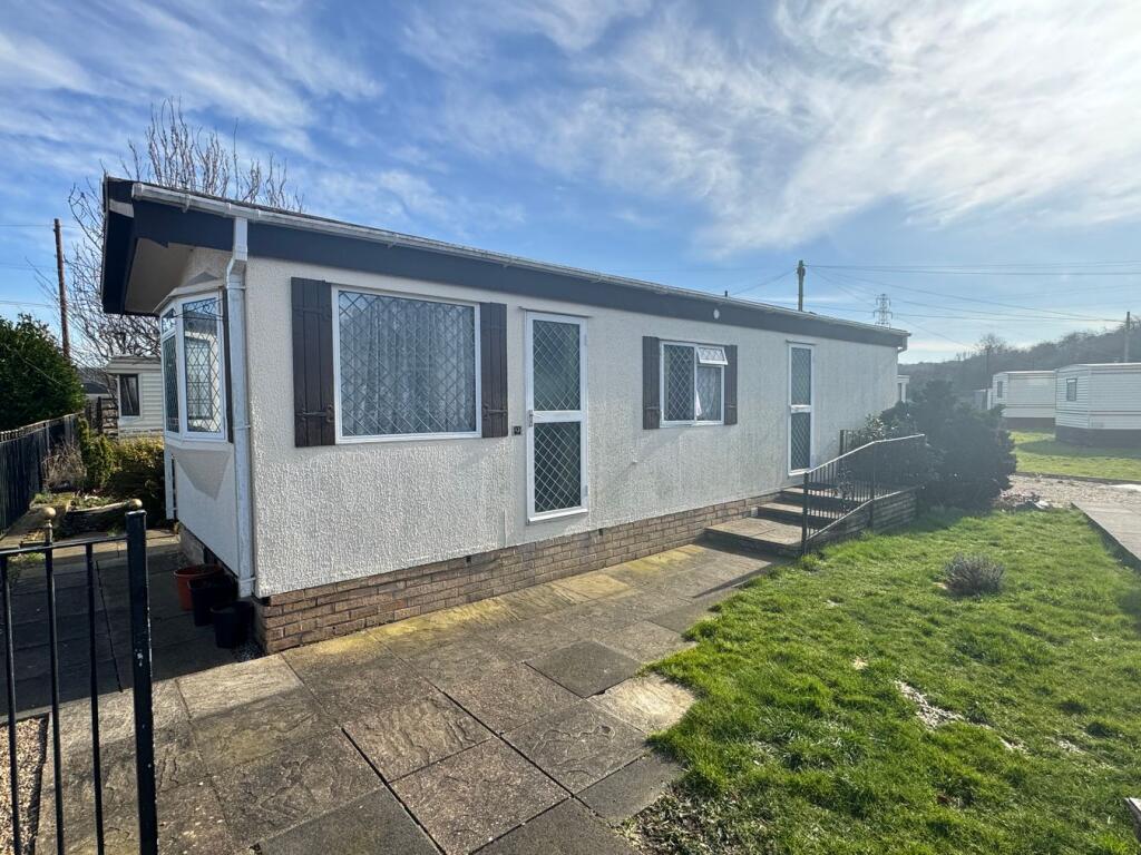 1 bed Park home for rent in Boughton. From Chadwells Estate Agents - New Ollerton 1 bed Park home for rent in Boughton. From Chadwells Estate Agents - New Ollerton